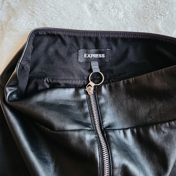 Express Black Faux Leather Zip Front Mini Skirt | Edgy Moto Style (Size 0) - Picture 5 of 5